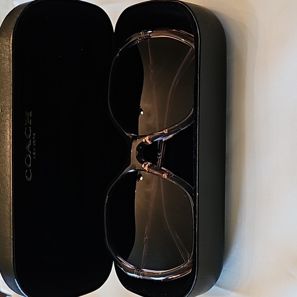 Coach sunglasses, transparent pink frames - Picture 2 of 5